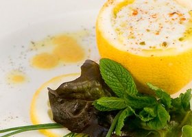 Lamaie umpluta cu branza feta si legume