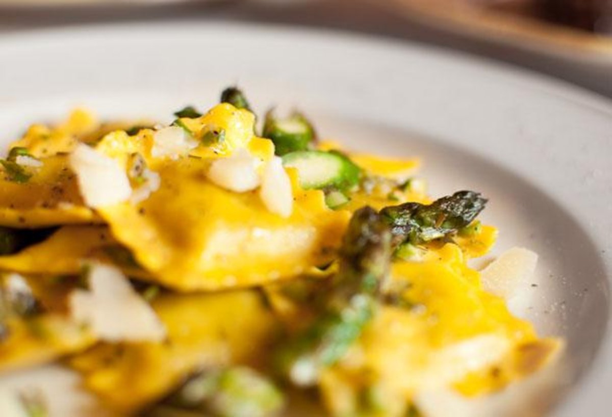 Ravioli cu sparanghel si branza ricotta