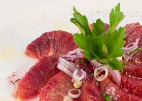 Salata de portocale rosii