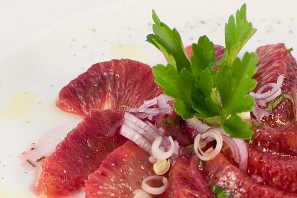 Salata de portocale rosii